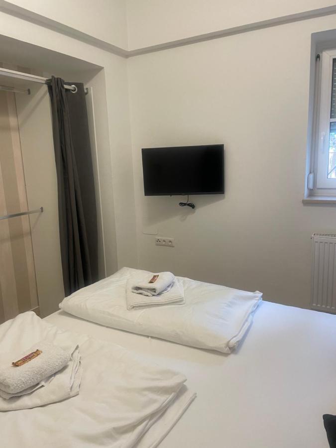 Apartment 2 *