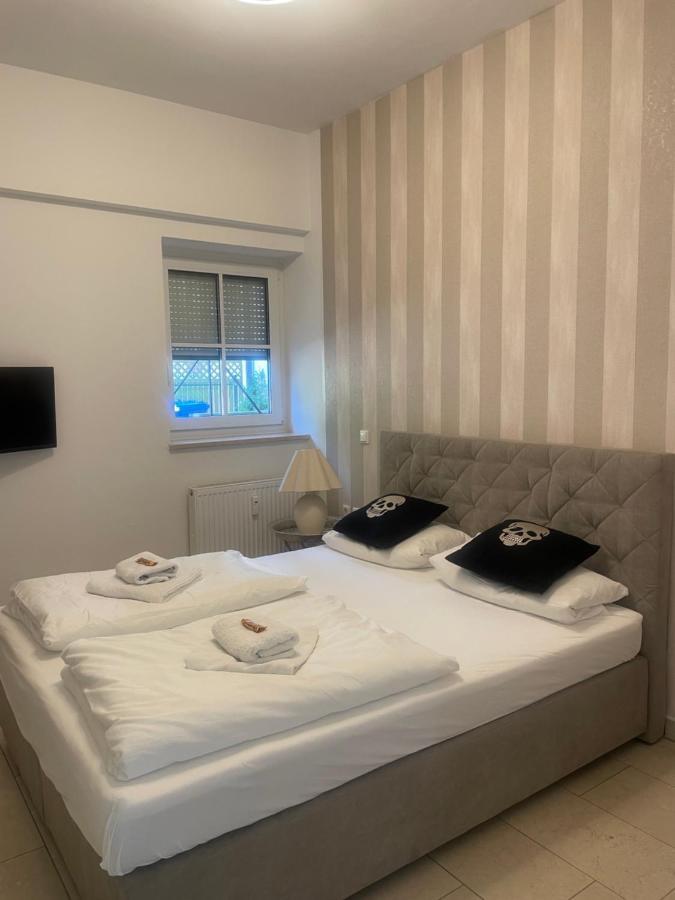 2 Apartment *